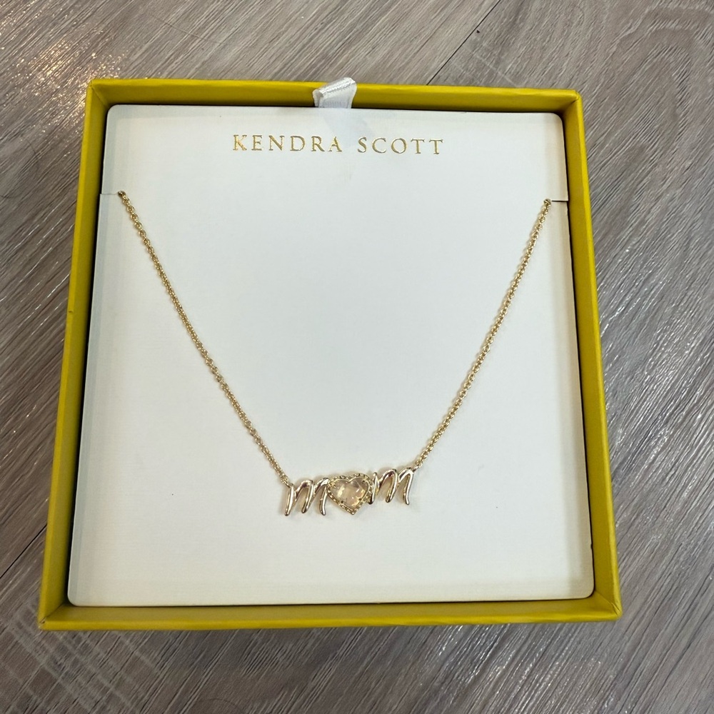 Kendra Scott Gold 'Mom' Necklace